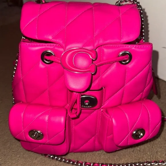 Coach dragonfruit Tabby backpack - Picture 5 of 14